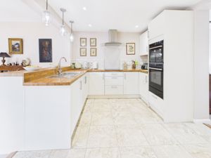 Kitchen- click for photo gallery